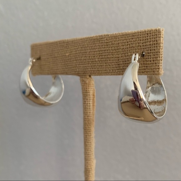 FLASH SALE C+I La Lune Sculpted Hoop Earrings - Picture 5 of 8